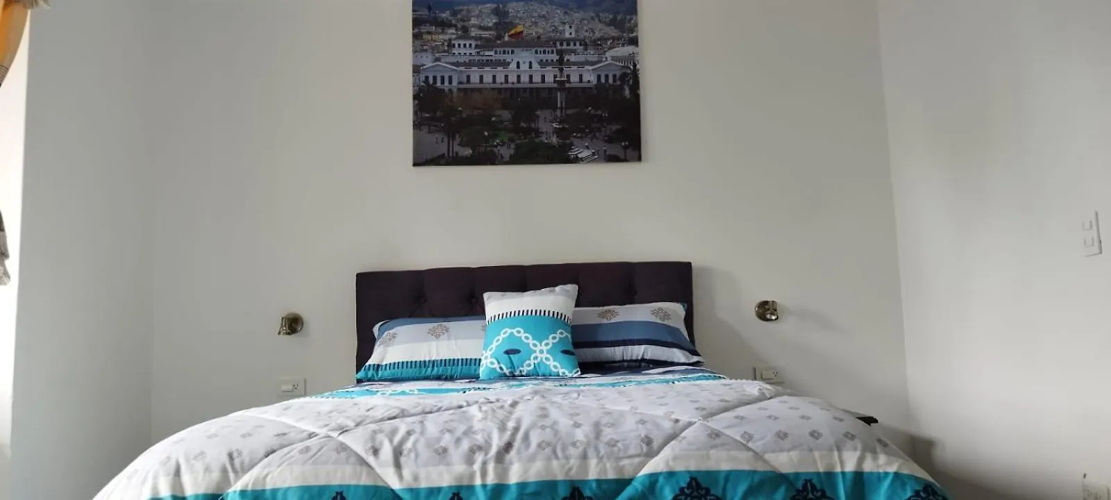 Apartamento Departamento junto a la Basílica Voto Nacional - Quito