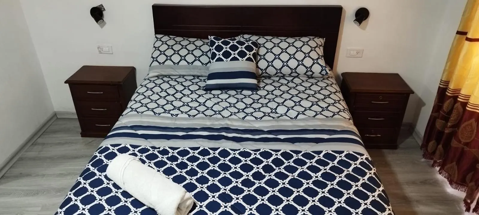 Apartamento Departamento junto a la Basílica Voto Nacional - Quito 0*,  Ecuador