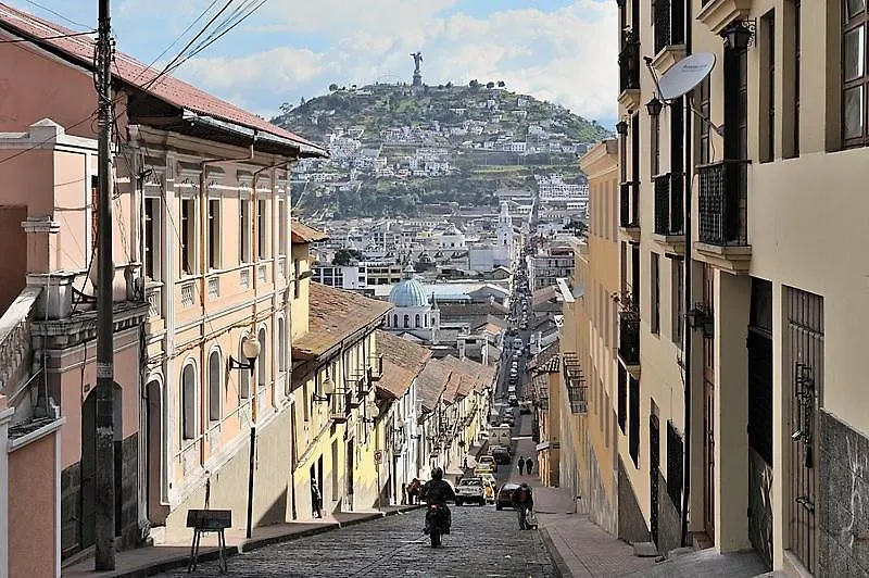 Departamento Junto A La Basilica Voto Nacional - Quito Apartment